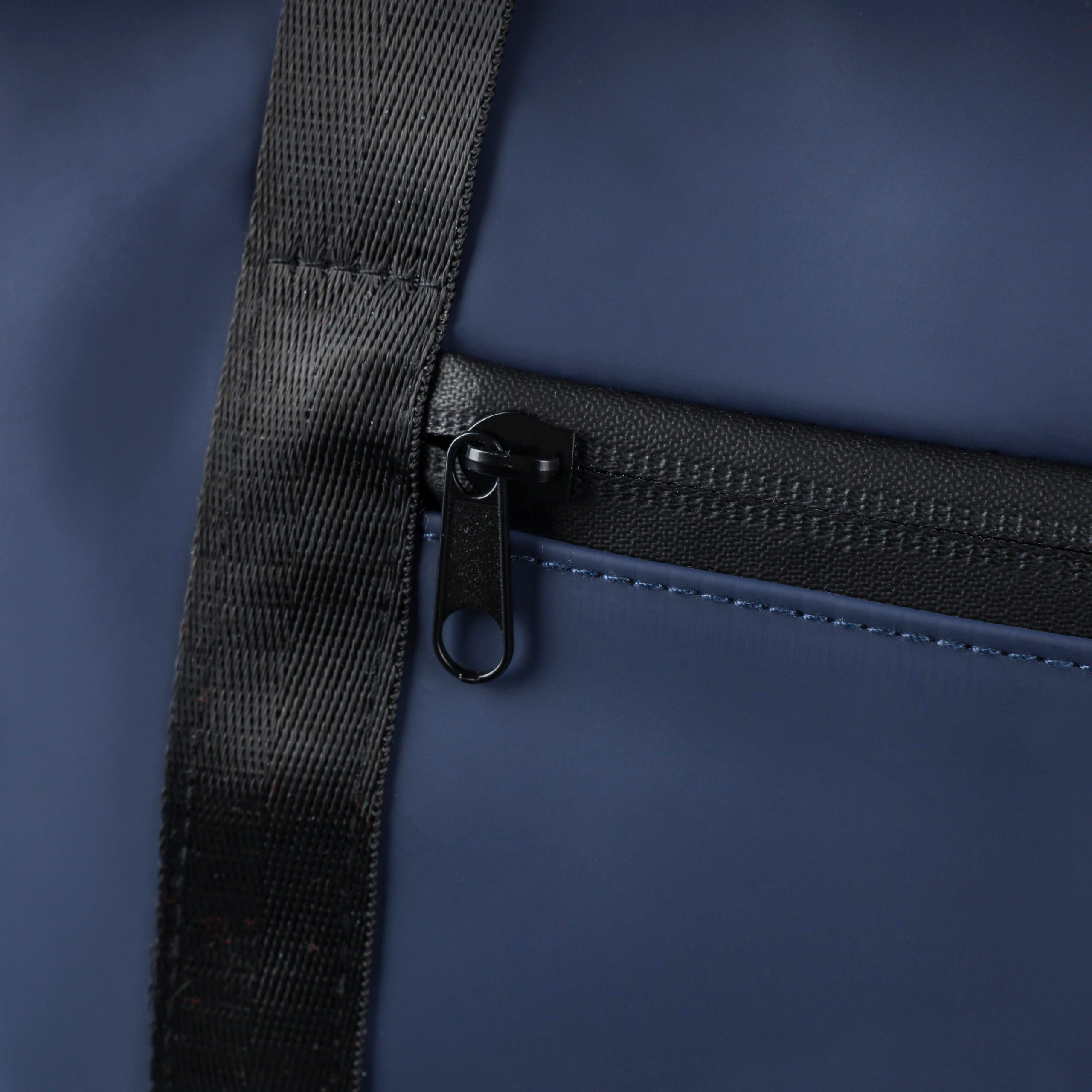 Sac de sport en PU recyclé Mirae – Image 6