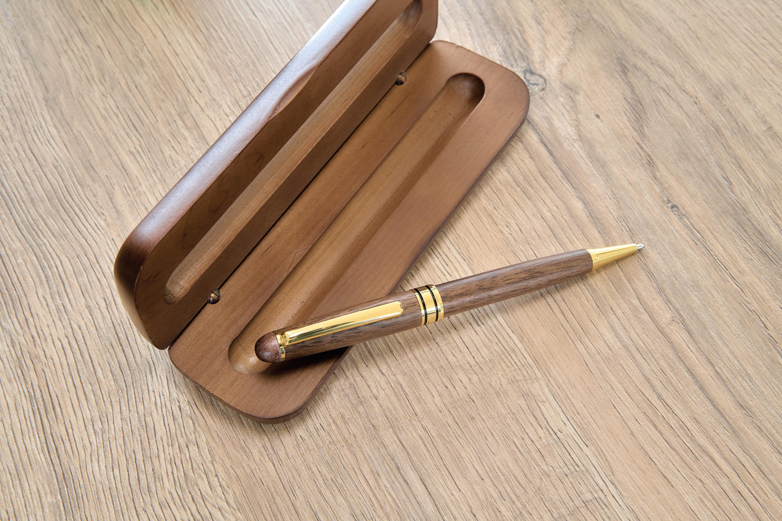 Stylo bille twist en bois de noyer Noa – Image 13