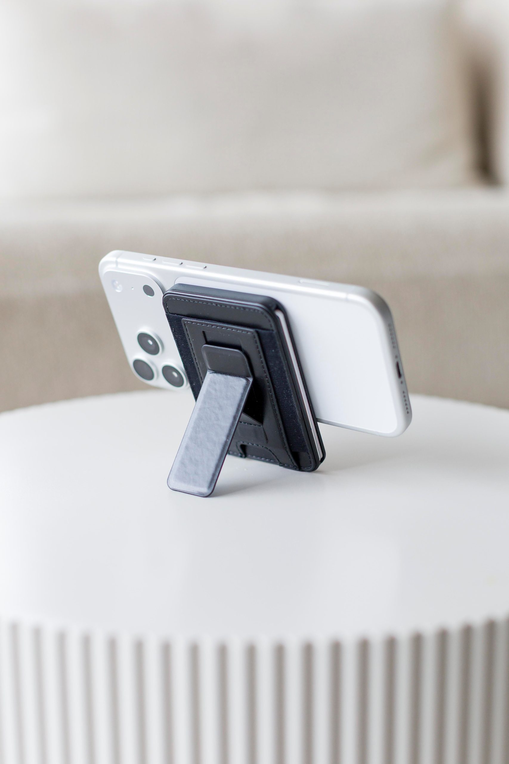 BrandCharger porte-cartes Wally Stand Pro | Recyclé – Image 15